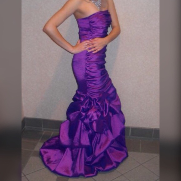 Mermaid strapless floor length prom dress - Picture 2 of 3